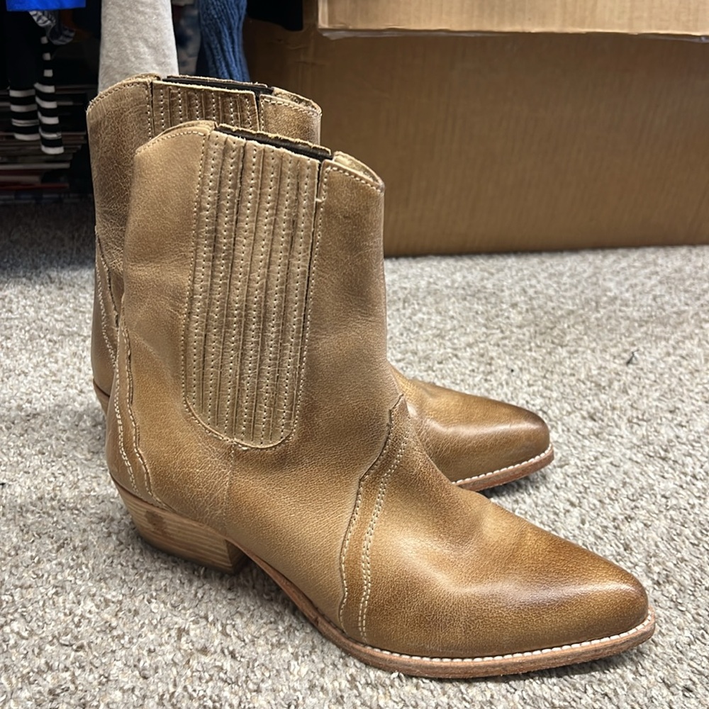 Women's Western Bootie - Picture 2 of 3